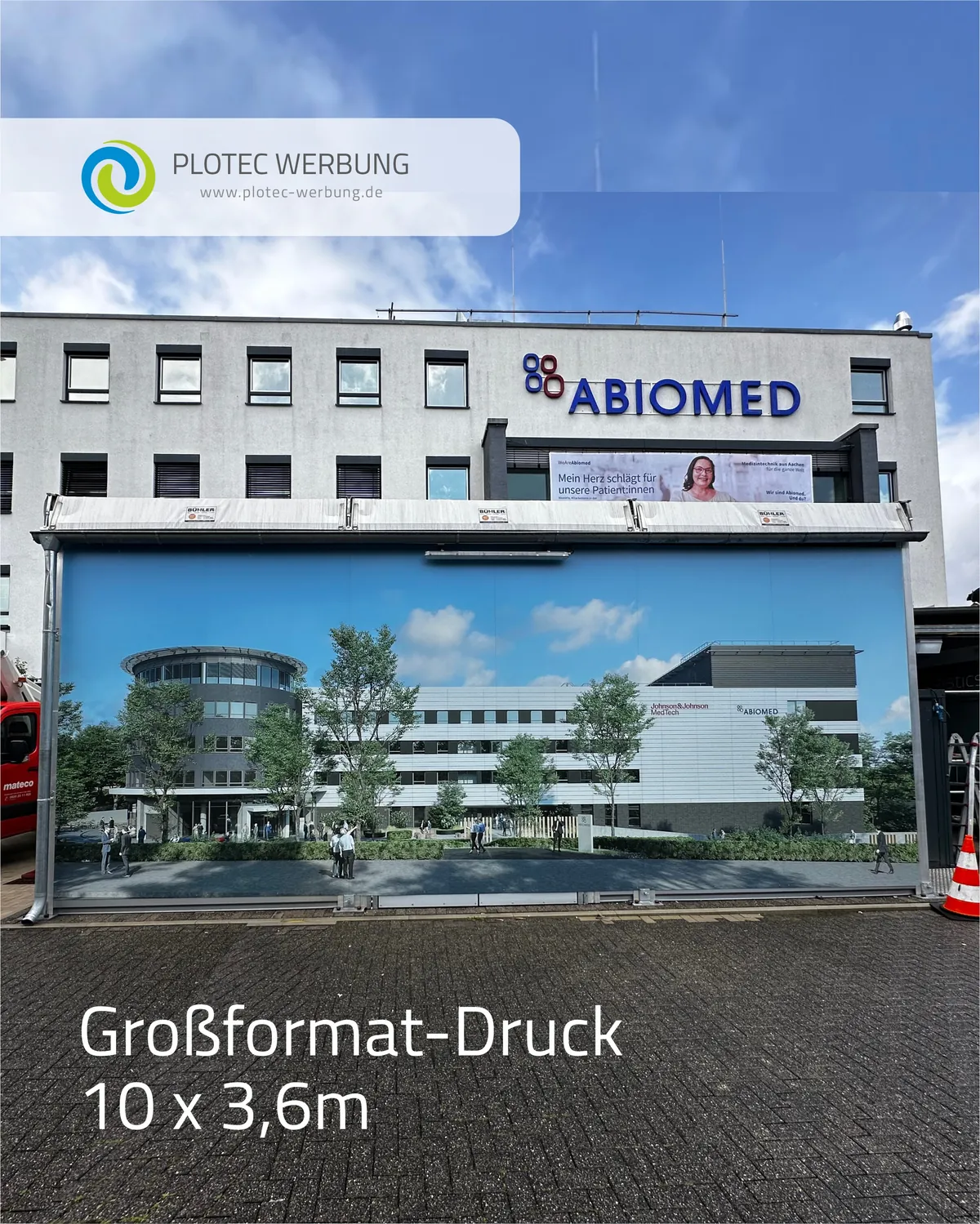 Großformatiges Fassadenbanner über mehrere Geschosse am Logistikhaus von Abiomed